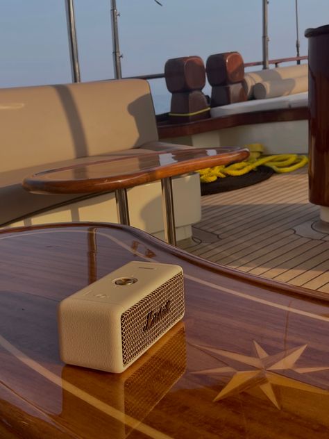 Music Box Aesthetic, Marshall Box, Avery Aesthetic, Marshall Music, Marshall Stanmore, Boat Aesthetic, Black Living, Color Aesthetic, Black Living Room