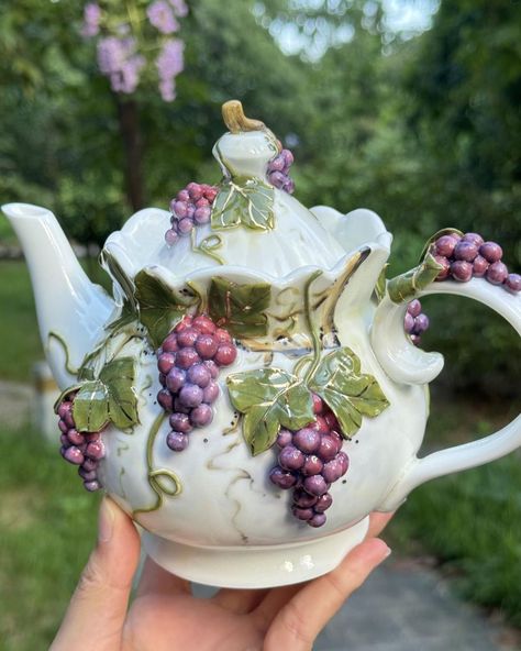 Fresh out of the kiln🍇 I love the grapes teapot so much, it’s final effect totally out of my imagination 😌 #fairycup#ceramics #ceramic #ceramicart #ceramicstudio #pottery #handmade #diy #gift #tea #teatime #makelifearide #tealover #coffeelover #afternoontea #tealovers #teacup #teapot #teapots #foryoupage Dragon Teapot, Cute Teapot, Pottery Inspo, Teapots Unique, Yixing Teapot, Ceramic Tea Set, Porcelain Tea Set, Pottery Handmade, Africa Art