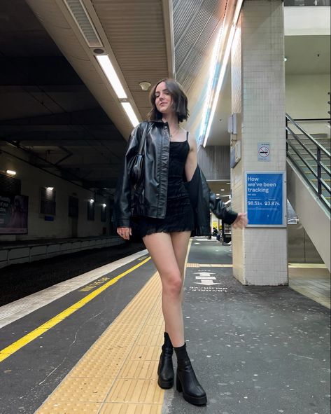 Black Platform Boots Outfit, Black Mini Skirt Outfit Night, Black Oversized Leather Jacket, Black Mini Dress Outfit, Platform Boots Outfit, Black Mini Skirt Outfit, Oversized Leather Jacket, Leather Jacket Dress, Mini Dress Outfits