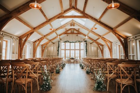 Hyde House wedding photography - wedding ceremony decorations with wildflower displays along the aisle in white flowers and greenery. Leafy wedding backdrop - very simple but stylish! Hyde House barn wedding venue in the Cotswolds is a gorgeous location for a stylish wedding. Wildflower Aisle, House Wedding Ceremony, Leafy Wedding, Hyde House, Cotswolds Wedding, Farm Weddings, Relaxed Wedding, Barn Wedding Venue, The Cotswolds