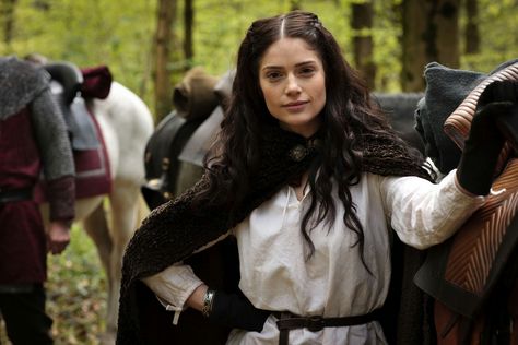 Merlin costume ideas Alayne Stone, Salem Tv Show, Eddard Stark, Merlin Series, Merlin Cast, Yennefer Of Vengerberg, Asoiaf Art, Adelaide Kane, Bbc One