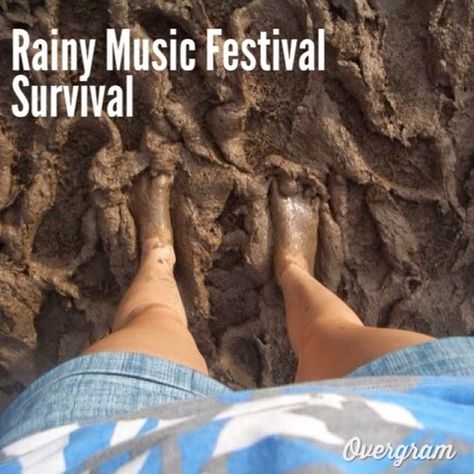 A Social Geek: Surviving a rainy music festival. #fpsf #sxsw #acl #musicfestival Rainy Music Festival Outfit, Rainy Festival Outfit Cold, Rainy Music, Rainy Festival Outfit, Cold Festival Outfit, Festival Gear, Music Festival Outfit, Rain Gear, Music Festivals