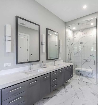 Grey and White Bathroom | Photos Designs Ideas Modern Bathroom Design Grey, Grey Modern Bathrooms, Grey And White Bathroom, Grey Bathrooms Designs, Gray And White Bathroom, Grey Bathroom Tiles, White Bathroom Designs, White Bathroom Tiles, Primary Bath