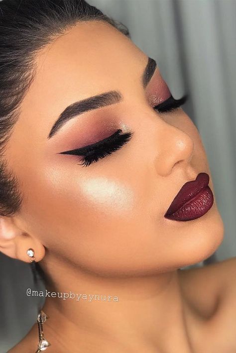 Makeup Looks For A Burgundy Dress, Makeup For Burgundy Dress, Burgundy Makeup Look, Prom Makeup Ideas, Burgundy Shades, Brown Matte Lipstick, Burgundy Makeup, Prom Makeup Looks, Make Up Inspiration