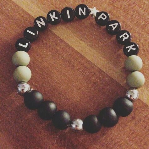 Handmade Linkin Park Bracelet Music Kandi Bracelets, Rock Band Bracelets, Korn Bracelets, Deftones Bracelet, Band Bracelet Ideas, Linkin Park Merch, Bracelet Words, Pulseras Kandi, Music Bracelet