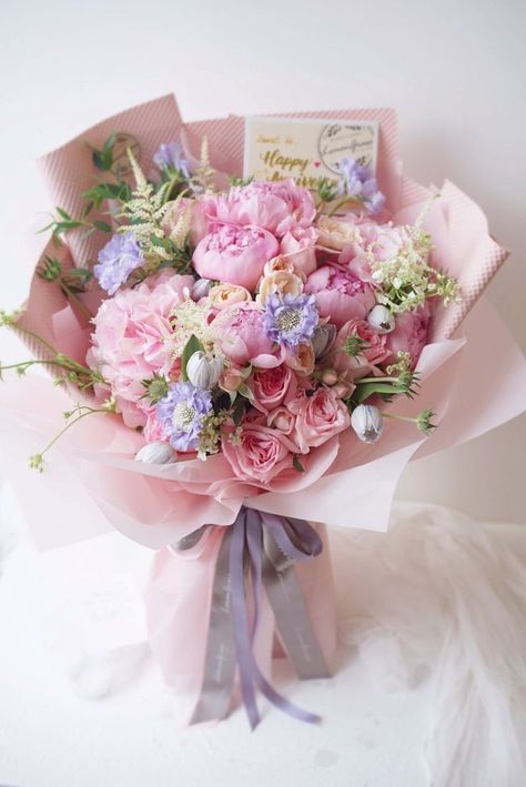 Welcome Back Flowers Bouquet, Piones Flowers Bouquets, Flower Bouquet Design Ideas, Baby Girl Flower Arrangements, Mothers Day Flowers Ideas, Mother’s Day Flowers, Flower Boquettes, Bouquet Of Flowers In Vase, Big Flower Bouquet