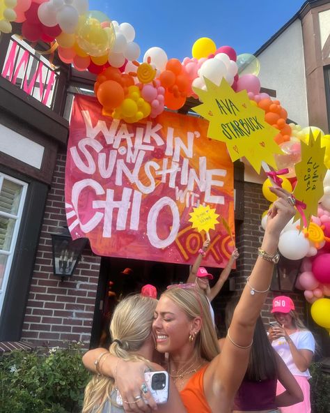 I FINALLY HAVE SISTERS!!!! thank you chio 💋🍒 Friends Bid Day Theme, Hotel Bid Day Theme, Sigma Kappa Bid Day Themes, Road Trip Bid Day, Work Week Ideas Sorority, Recruitment Ideas Sorority, Bid Day Activities, Spring Bid Day Themes, Sorority Retreat Ideas