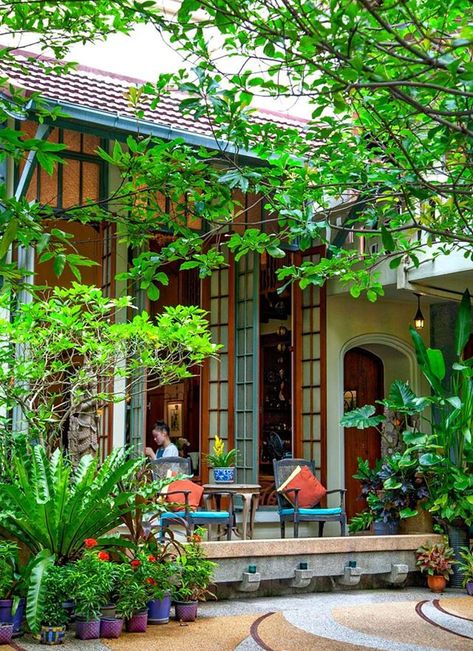 Bangkok Hotels Top 10, Thailand Hotels Luxury, Bangkok Map, Thai Garden, Bangkok Hotels, Bangkok Itinerary, Japanese Hotel, Heritage Architecture, Unusual Hotels