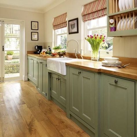 Beautiful Kitchen Cabinets, Sage Green Kitchen, Green Kitchen Cabinets, Green Cabinets, Kitchen Paint, Trendy Kitchen, Painting Kitchen Cabinets, Green Kitchen, Wood Kitchen