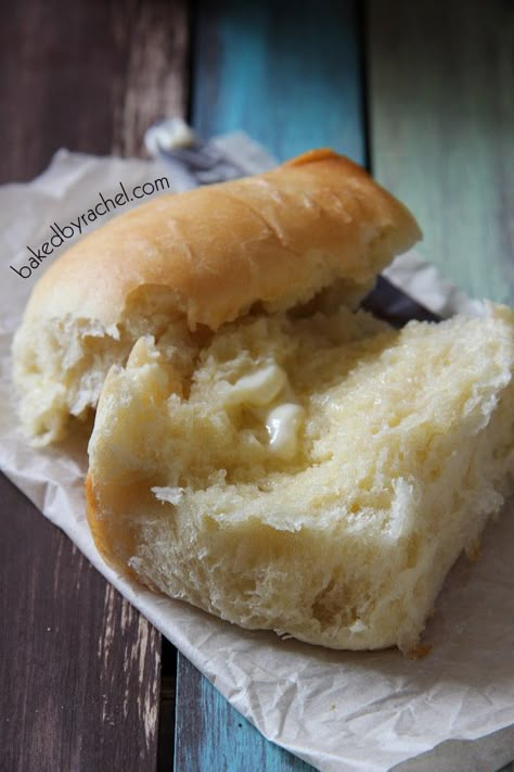 Amish Potato Rolls Recipe from bakedbyrachel. The perfect soft and fluffy dinner rolls that are full of flavor and easy to make! Amish Rolls, Potato Rolls Recipe, Amish Food, Fluffy Dinner Rolls, Potato Rolls, Dinner Roll, Potato Flour, Yeast Breads, Potato Roll