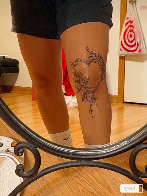 Dainty Leg Sleeve, Girl Knee Tattoo, Knee Tats For Women, Full Thigh Tattoo Women, Cool Leg Tattoos For Women, Unique Thigh Tattoos Women, Flowers Thigh Tattoo, Feminine Leg Sleeve Tattoo, Thigh Tattoo Ideas Female