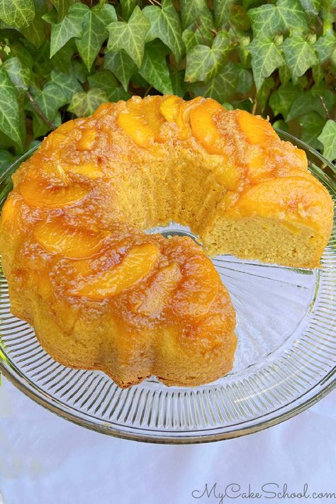 Easy Peach Upside Down Cake Peach Upside Down Bundt Cake With Box Cake, Peach Upside Down Cake With Box Cake, Whipping Cream Pound Cake, Upside Down Bundt Cake, Fruity Cakes, Peach Farm, Cakes With Fruit, My Cake School, Raisin Pie