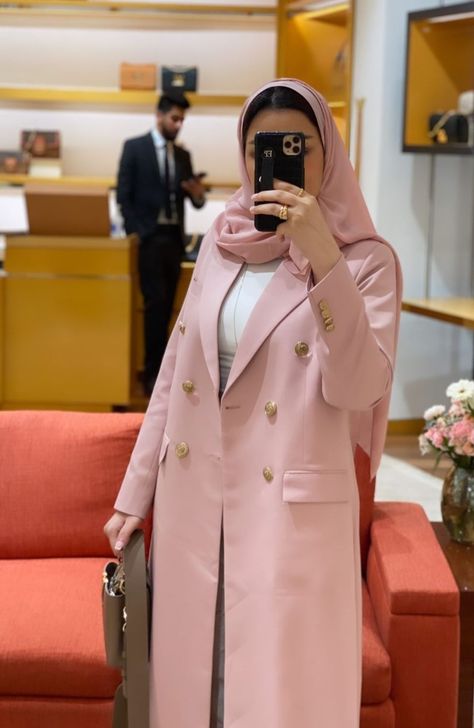 Trench Abaya, Blazer Abaya, Elegant Long Sleeve Wedding Dresses, Pakistani Party Wear Dresses, Moslem Fashion, Mode Kimono, Fancy Gowns, Iranian Women Fashion, Mode Abaya