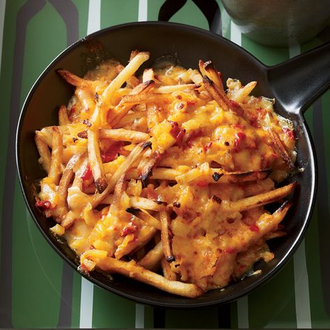 3. Pimento Cheese Fries | Some of the greatest game day snacks ever start with the humble potato. Cheese Fries Recipe, Best Superbowl Food, Pimiento Cheese, Waffle Fries, Baked Fries, Fries Recipe, Pimento Cheese, Cheese Fries, Super Bowl Food