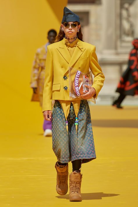 Louis Vuitton Spring 2023 Menswear Collection | Vogue Louis Vuitton Spring 2023 Menswear, Louis Vuitton Spring 2023, Paris Mens Fashion, Louis Vuitton Men, Spring 2023, Fashion Design Clothes, Mens Spring, Fashion Show Collection, Hip Hop Fashion