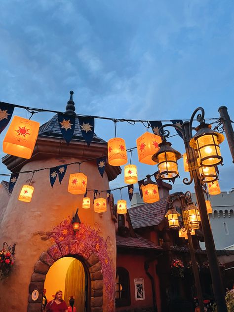 Magic Kingdom Orlando, Disneysea Tokyo, Disney World Aesthetic, Aesthetic Stationary, Disney Eras, Disney Photo Ideas, Orlando Travel, Disneyland Pictures, Disney Orlando