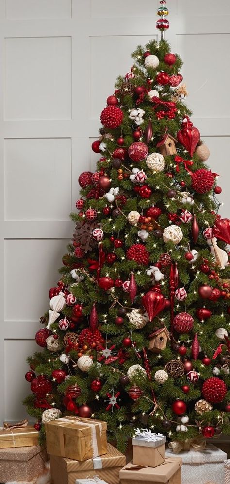 Traditional colors christmas tree decorations | christmas tree inspirations 2022 23 | christmas decor Ideas To Decorate Christmas Tree, Red Xmas Tree Decorating Ideas, Xmas Tree Decorations Ideas, Christmas Tree Decor Ideas 2022, How To Decorate A Christmas Tree, Classic Christmas Tree Decor, Christmas Tree Inspiration Traditional, Traditional Christmas Tree Ideas, Outdoor Christmas Tree Decorations