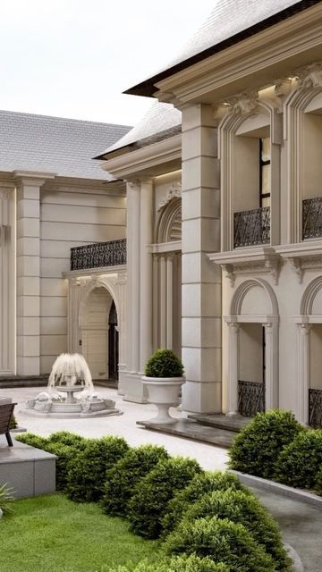 Classical Villa, Classic Mansion, House Design Trends, Classic House Exterior, Neoclassical Architecture, Architecture Model House, House Outside Design, Home Building Design, Design Your Dream House