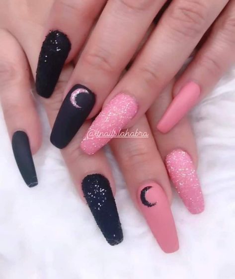 Purple And Black Almond Nails, Black Nails Pink Glitter, Black Nails With Pink Glitter, Short Black And Pink Nails, Nail Designs Witchy, Matte Sparkle Nails, Spicy Nails, Pastel Goth Nails, Black Nail Inspo