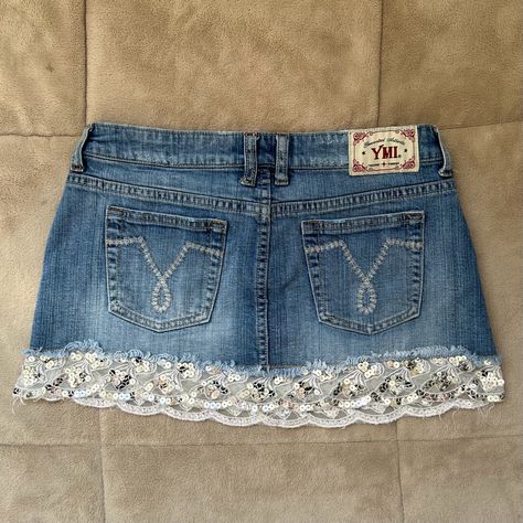 Trashy Y2K 2000s Light Wash Denim Mini Skirt With Silver Sequence Lace Trim #v2k #2kfashion #2000s #2000sfashion #Skirt #denim #depop #summer #summer2023 #denimskirt Lace Jean Skirt, Denim Lace Skirt, Jean Skirt With Lace, Diy Denim Mini Skirt, Y2k Mini Denim Skirt, Cutsey Outfits, 2000 Skirt, Upcycle Jeans Skirt, Diy Mini Skirt