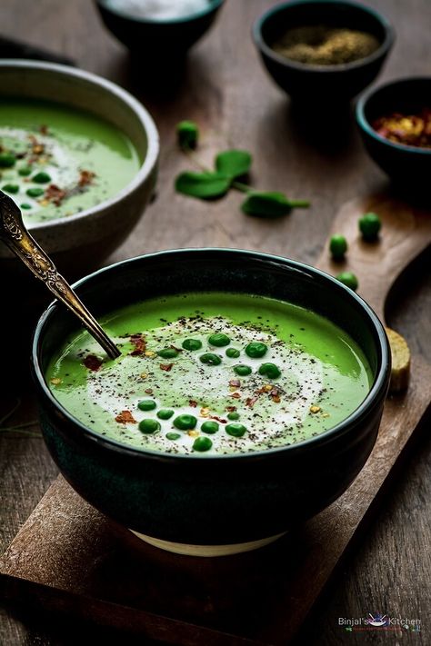 Soup Photography, Peas Soup, Green Pea Soup, Food Soup, Green Soup, Health Dinner, Pea Soup, Graphic Ideas, Green Peas