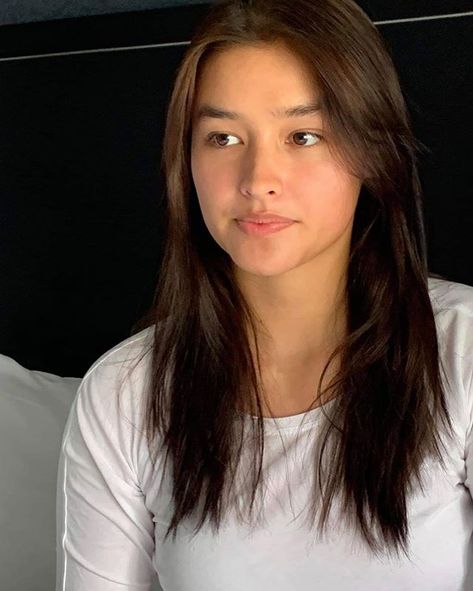 Violet pe Instagram: „Too beautiful (even without make-up) not to post. 😍 . . © Ogie Diaz (facebook) #lizquen #lizasoberano” Lisa Soberano, Philippine Women, Pretty Nose, Liza Soberano, Cute Haircuts, Beauty Shoot, Uzzlang Girl, Ulzzang Girl, Beautiful Creatures