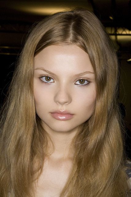 Magdelina Frackowiak, Model Nose, 2000s Models, Cinema Makeup, Slavic Beauty, Natural Beauty Face, Magdalena Frackowiak, Girly Makeup, Runway Beauty