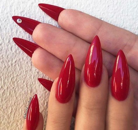 Best Stiletto Nails Designs Trendy for 2019 – OSTTY Red Stiletto Nails, Long Red Nails, Stiletto Nails Short, Natural Nail Art, Pointy Nails, Stiletto Nail Art, Red Acrylic Nails, Stiletto Nails Designs, Red Nail Designs