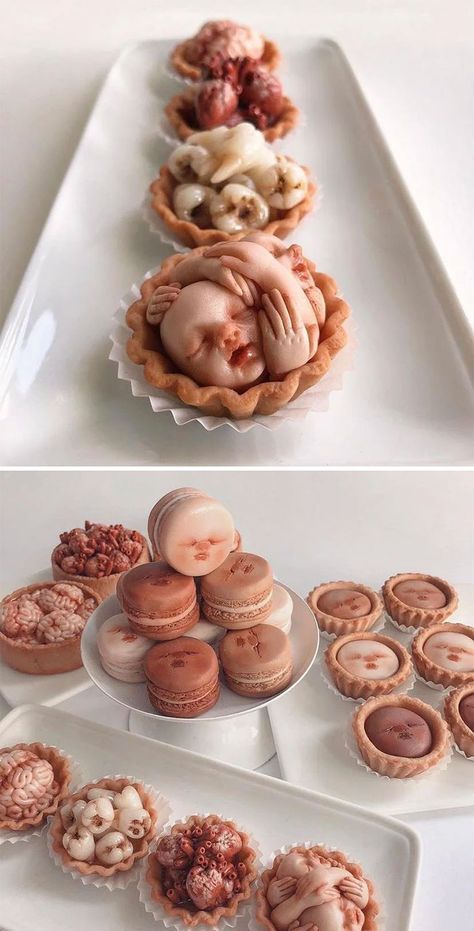 Anatomical Tartlets Gory Desserts, Themed Baking, Creepy Desserts For Halloween, Goth Desserts, Horror Baking, Prop Food, Horror Food Art, Creepy Baking, Witchy Bakery