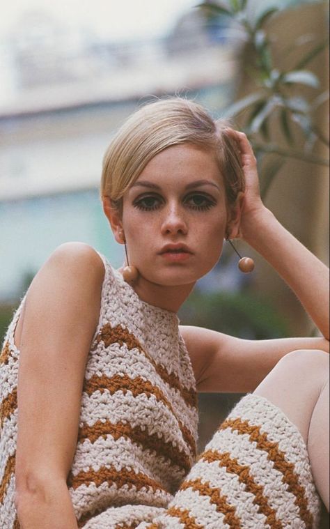 Swinging Sixties Aesthetic, Twiggy Photoshoot, 1960s Moodboard, Twiggy Outfits, Twiggy 70s, Twiggy 1960s, Twiggy Lawson, Twiggy 60s, Twiggy Hair