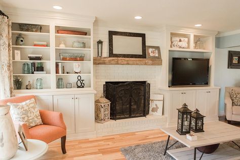 White Built Ins and Brick Fireplace with Rustic Wood Mantle Fireplace Mantle Designs, Brick Fireplace Mantles, Games Indoor, Living Room Built Ins, Fireplace Shelves, Room Fireplace, Brick Fireplace Makeover, Fireplace Built Ins, Activities Ideas