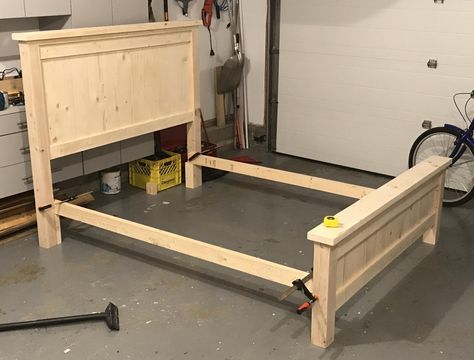 Easy Bed Frame Diy, Bed Frame Diy Queen, Bed Frame Diy, Queen Bed Frame Diy, Diy Farmhouse Bed, Diy Bed Frame Easy, Farmhouse Bed Frame, Farmhouse Bedroom Set, Easy Bed