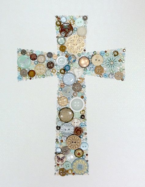 Button  & Swarovski Crystal Cross Art by Belle Papier Simple Crafts To Sell, Crosses Crafts, Button Ideas, Button Creations, Jesus Christ Cross, Christ Cross, Mixed Media Diy, Cross Pictures, Button Craft