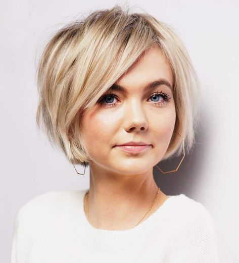 The Top 20 Flattering Side Bangs Hairstyles Trending in 2021 Short Hair 40, Easy Short Haircuts, Chin Length Haircuts, Chin Length, Chin Length Hair, Bob Haircuts For Women, Edgy Hair, Short Bob Haircuts, Side Bangs