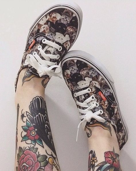 inkedshipsandredlips: unicornblood4ever: I need these... Skateboard Style, Cat Shoes, Tattoo Blog, Doc Marten Oxford, Body Mods, Traditional Tattoo, Tattoos And Piercings, Converse High Top Sneaker, Converse Chuck Taylor High Top Sneaker