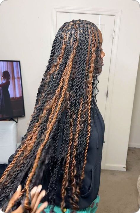 yess 😍😍! october bookings will be available tomorrow!! ———————————————————————————————————— style: small island twists + butt length… | Instagram Peekaboo Twist Braids Hairstyles, Summer Black Hairstyles Braids, Black Twisted Hairstyles, Hair Inspo Braids Black, Hawaiian Twist Braids, Hair Style For Black Hair Ideas, Island Twist With Curls At The End, Box Braid Twist Hairstyles, Skunk Stripe Island Twist