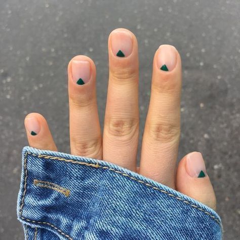 Minimal Manicure, Minimalist Nail Art, Minimal Nails, Clear Nail Polish, Winged Liner, Neon Nails, Clear Nails, Minimalist Nails, Bling Nails