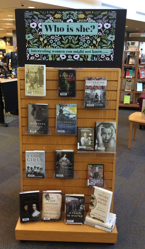 Spring Book Display, Library Book Displays Bookshelves, Book Displays Library, Book Display Ideas Library, Children Library Design, Gratitude Books, Library Display Ideas, School Library Book Displays, School Library Bulletin Boards