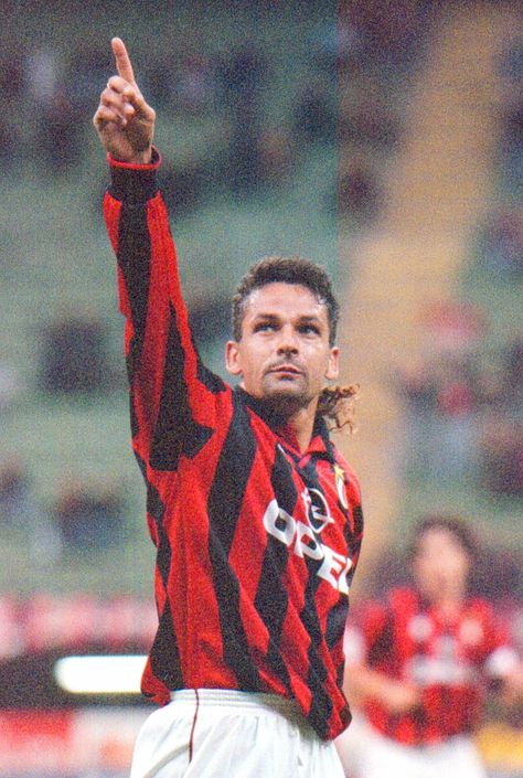 @Baggio #9ine  https://www.electricturtles.com/collections Dream Team Football, Roberto Baggio, Milan Football, Eric Cantona, A.c. Milan, Legends Football, Football Images, Best Football Players, Best Football Team