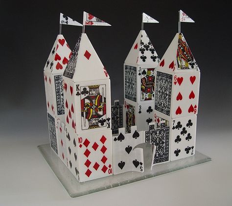 TLC Glass Design Playing Cards Sculpture, Craft With Playing Cards, Crafts With Playing Cards, Playing Cards Diy, Card Sculpture, Build A Castle, Playing Card Crafts, Card House, Diy Playing Cards