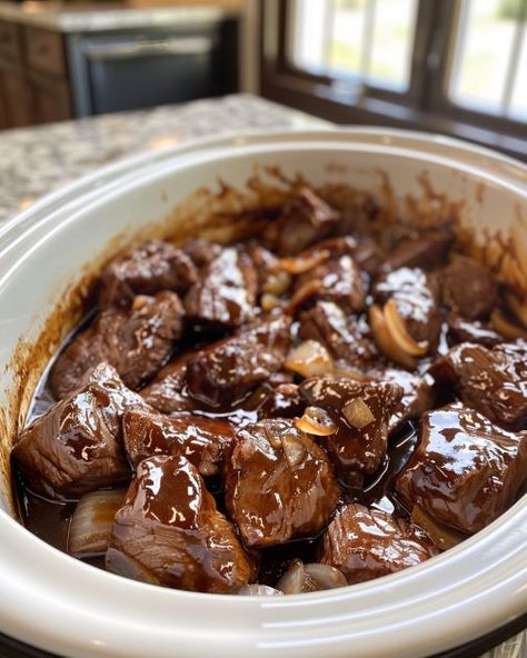 My hubby can never get enough of this sauce! He says it's his fave! Beef Tip Recipes, Beef Casserole Recipes, Balsamic Beef, Crockpot Recipes Beef, Beef Tips, Bobby Flay, Crockpot Dishes, Crockpot Beef, Beef Recipes Easy