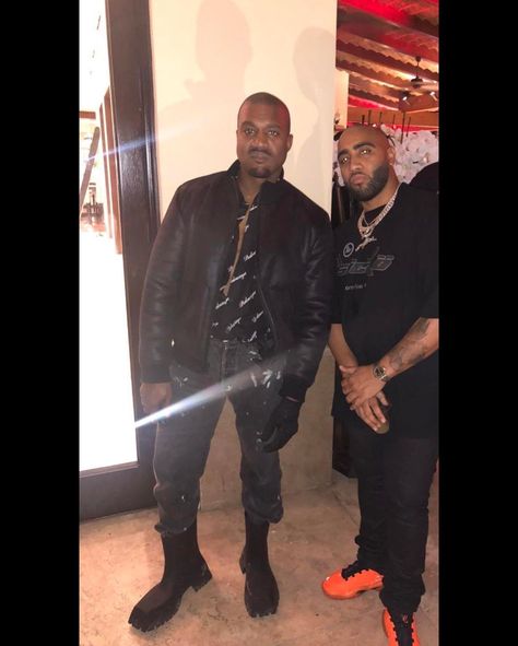 Photos Of Ye – Fanpage on Instagram: “Ye wearing the new Balenciaga Trooper Boots 📍 ⠀ ⠀ ⠀ ⠀ ⠀ ⠀⠀⠀⠀⠀⠀⠀⠀⠀ #KanyeWest #Ye #Yeezy #Kanye #West • Follow @photosofkanye for more.” Yeezy Kanye West, Trooper Boots, Kanye West Outfits, Party Party, Kanye West, Balenciaga, Boots, How To Wear, On Instagram