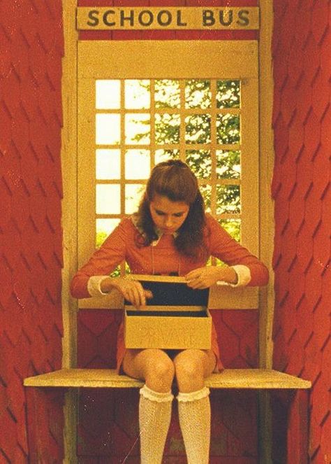 Evas Inspiration // Moonrise Kingdom by Wes Anderson | Run Eva Run Wes Anderson Aesthetic, Kara Hayward, Wes Anderson Style, Wes Anderson Movies, Wes Anderson Films, The Royal Tenenbaums, Moonrise Kingdom, Septième Art, Film Inspiration