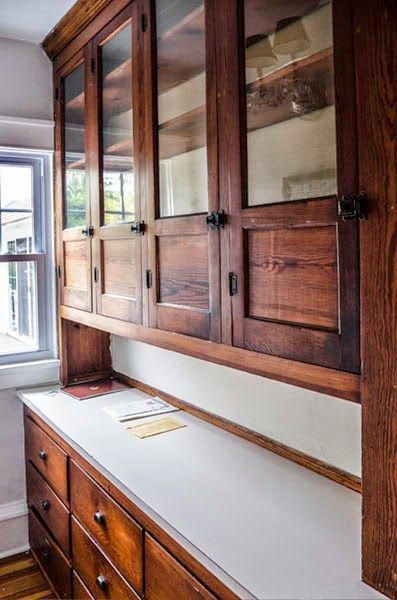 Dry Pantry, Antique Kitchen Cabinets, Model Dapur, Craftsman Kitchen, Kabinet Dapur, Wooden Cabinet, Classic Kitchen, Antique Kitchen, White Farmhouse