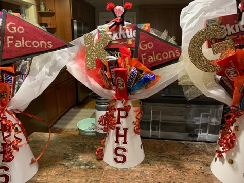 Cheerleader Gift Ideas For Team, Senior Buddy Gifts Cute Ideas, Senior Night Gift Basket Ideas Cheerleading, Senior Gifts Cheerleading, Cheer Bouquet Ideas, Gifts For Senior Cheerleaders, Senior Cheer Megaphone Ideas, Team Merchandise Ideas, Cheer Gift Basket Ideas