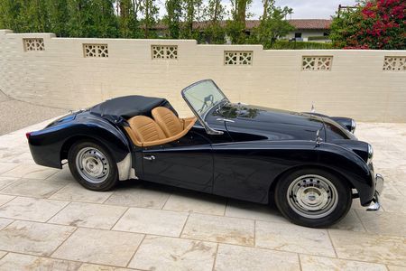 Triumph Tr3, Triumph Cars, Rancho Mirage, Car Website, Classic Vehicles, Tonneau Cover, Collector Cars, Classified Ads, Vintage Car