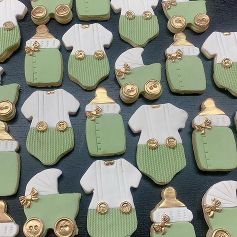 Babyshowerparty Ideas, Traditional Baby Shower, Shower 2023, Babyshower Party, Shower Cookies, Tough Cookie, Baby Shawer, Gold Baby Showers, Baby Shower Cookies