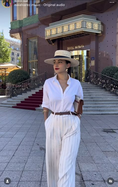 Summer Outfit 2024 Ideas, Italian Women Fashion Outfits, Wimbledon Outfit Women Classy, Yacht Outfit Women Classy, Italian Style Fashion Women, Italian Woman Style, Rome Outfits Summer, Rich Women Outfits, Italian Outfits Women