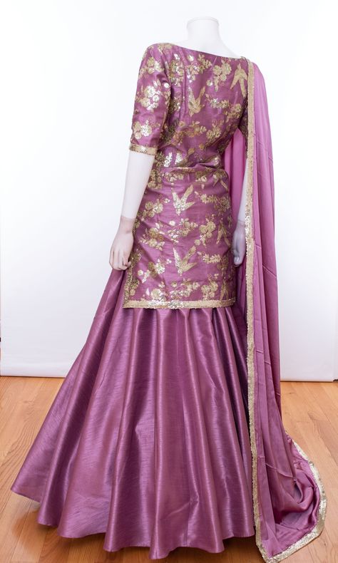 Long Kurti Lehenga, Grara Dress Indian Weddings, Lehanga With Long Kurti, Banarasi Garara Designs, Bollywood Style Georgette Lehenga Long Skirt, Bollywood Style Long Skirt Sharara For Wedding, Long Blouse Designs, Stylish Short Dresses, Designer Saree Blouse Patterns