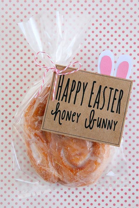 Easter Classroom Treats, Easter Brunch Outfit, Desserts Easter, Daycare Gifts, Easter Classroom, Somebunny Loves You, Easter Gift Ideas, Desserts Ideas, Easter Snacks